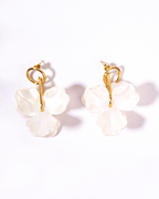 Arracada flor blanca