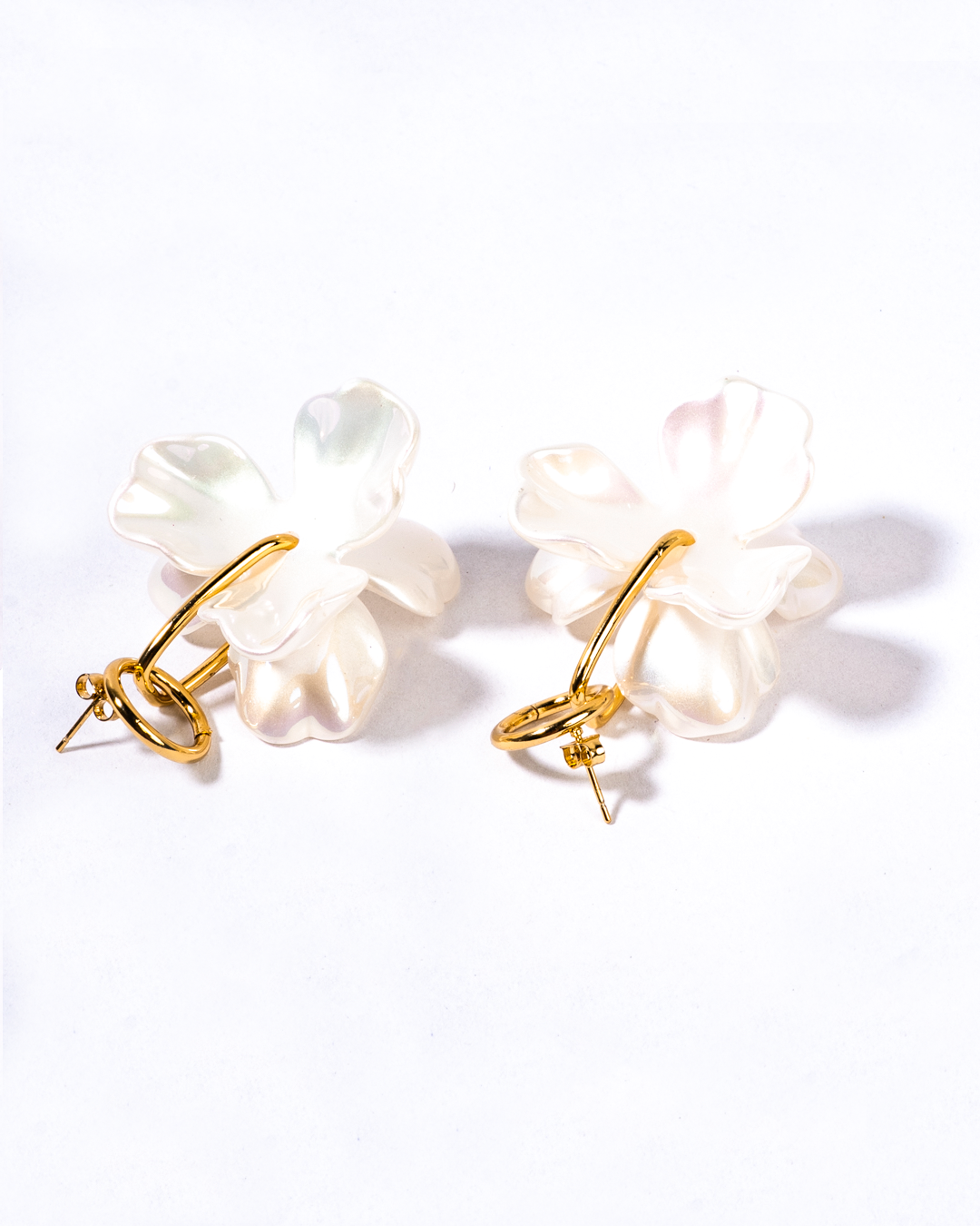 Arracada flor blanca